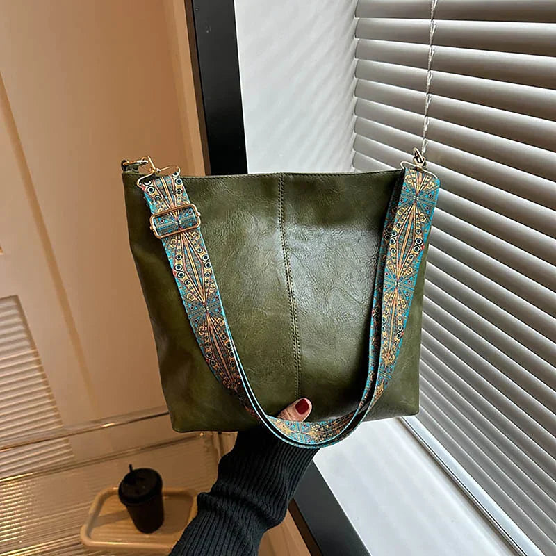 MONICA - LEATHER BAG WITH LARGE CAPACITY
